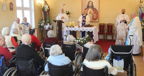 Jelenia Góra. Biskup u chorych