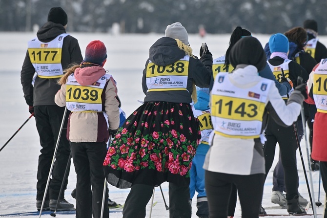 Na nartach wokół lotniska