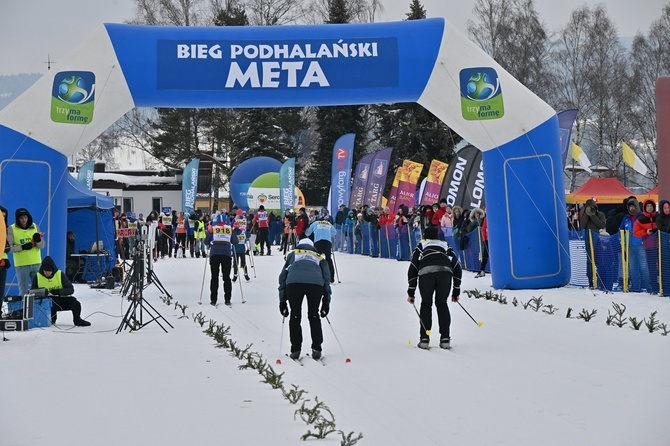 Na nartach wokół lotniska