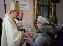 Podczas Mszy św. chorzy mogli przyjąć sakrament namaszczenia chorych.