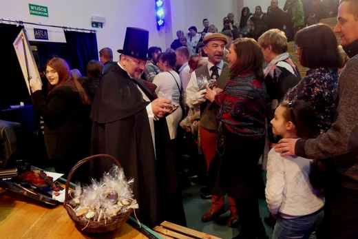 Ebenezer Scrooge i inni - nauczyciele bielskiego gastronoma na scenie