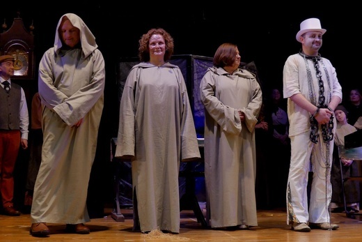 Ebenezer Scrooge i inni - nauczyciele bielskiego gastronoma na scenie