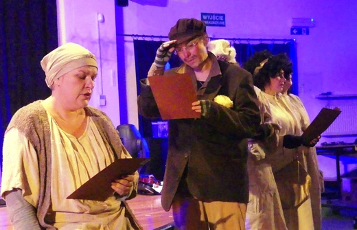 Ebenezer Scrooge i inni - nauczyciele bielskiego gastronoma na scenie