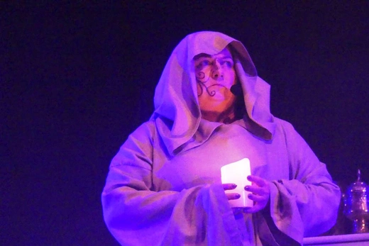 Ebenezer Scrooge i inni - nauczyciele bielskiego gastronoma na scenie