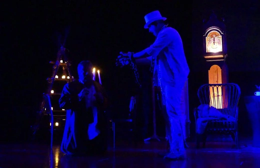 Ebenezer Scrooge i inni - nauczyciele bielskiego gastronoma na scenie