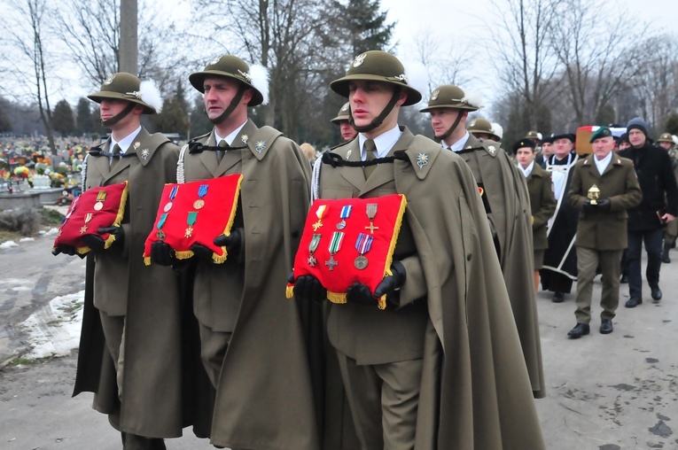 Uroczystości pogrzebowe prof. Wojciecha Narębskiego (1925-2023). Cmentarz Grębałów