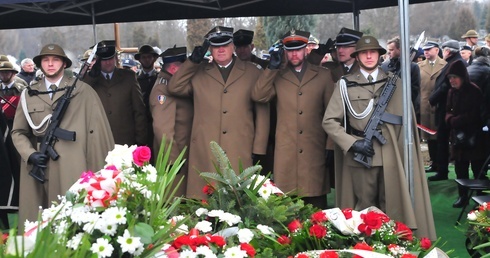 Uroczystości pogrzebowe prof. Wojciecha Narębskiego (1925-2023). Cmentarz Grębałów