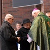 Przedstawiciele świdnickiego koła Związku Sybiraków podziękowali biskupowi za wieloletnie wsparcie.