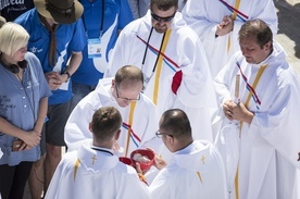 Szwajcarscy biskupi przypominają, że tylko księża mogą sprawować Eucharystię