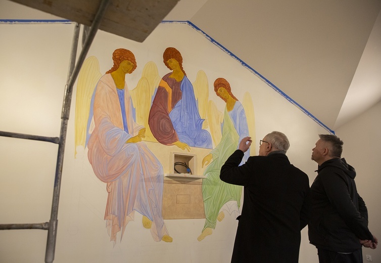 Prace nad ikoną w Pleśnej