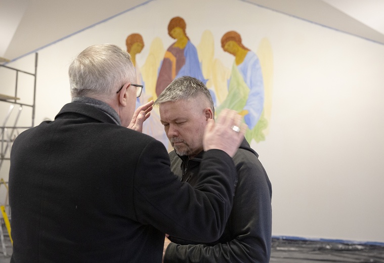 Prace nad ikoną w Pleśnej