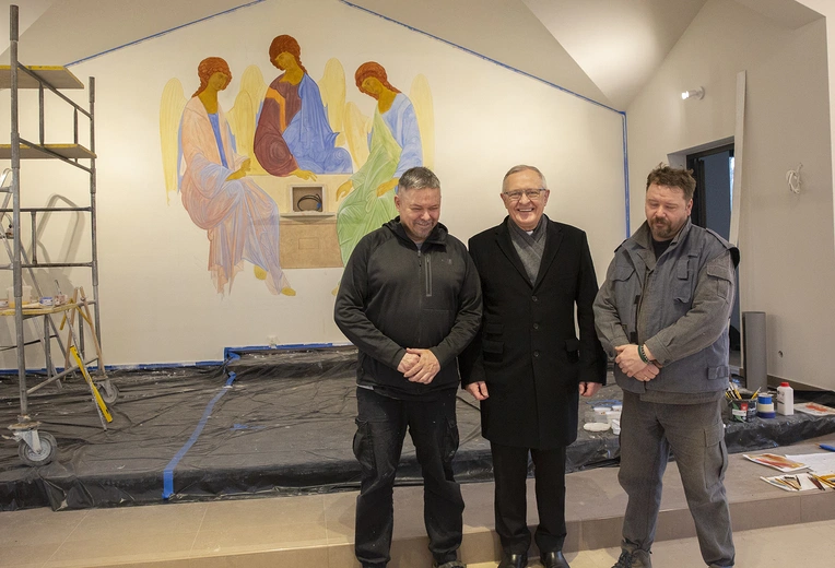 Prace nad ikoną w Pleśnej