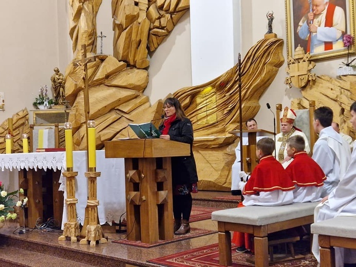 Biskup odwiedził chorych w domach