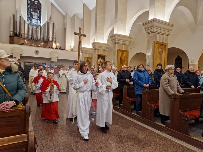 Biskup odwiedził chorych w domach