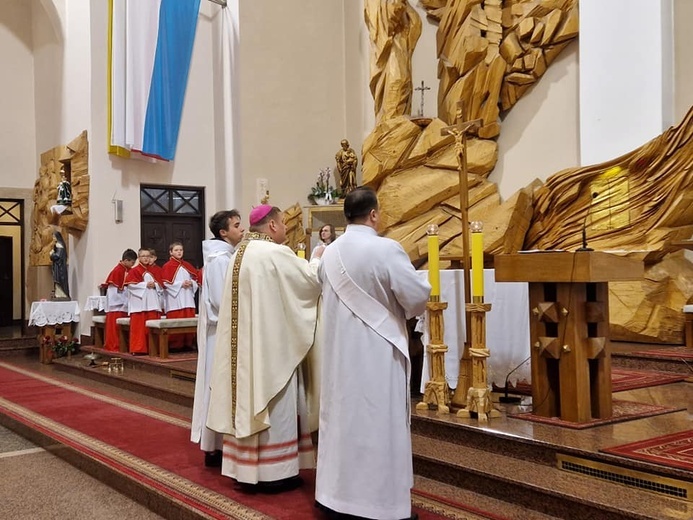 Biskup odwiedził chorych w domach