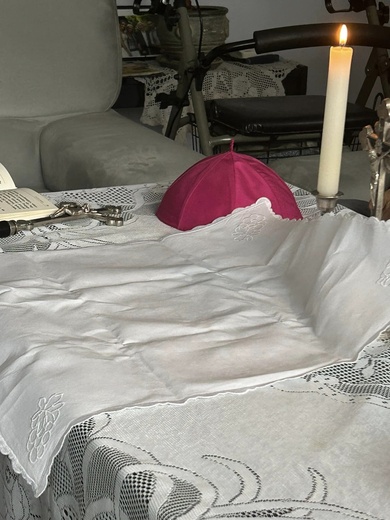 Biskup odwiedził chorych w domach