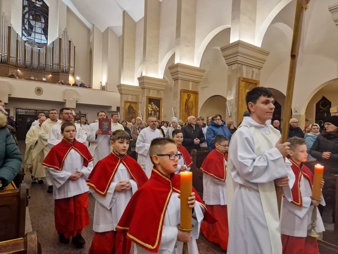 Biskup odwiedził chorych w domach