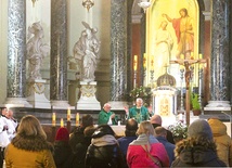 ▲	Eucharystii w kościele pw. św. Jana Chrzciciela przewodniczył bp Andrzej Siemieniewski. 