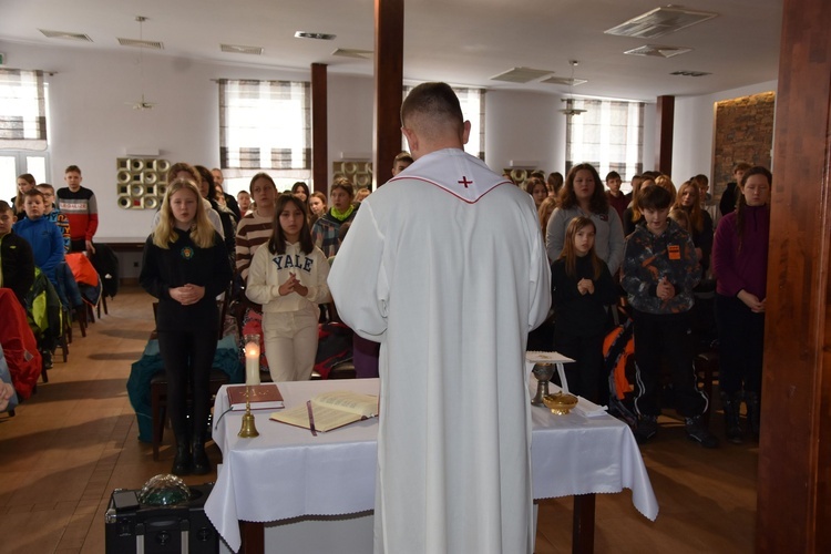 Pierwsze dni zimowiska z ks. Marcinem Zawadą