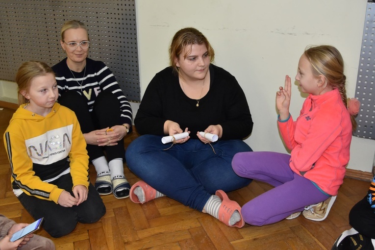 Pierwsze dni zimowiska z ks. Marcinem Zawadą