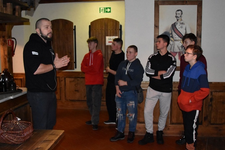 Pierwsze dni zimowiska z ks. Marcinem Zawadą