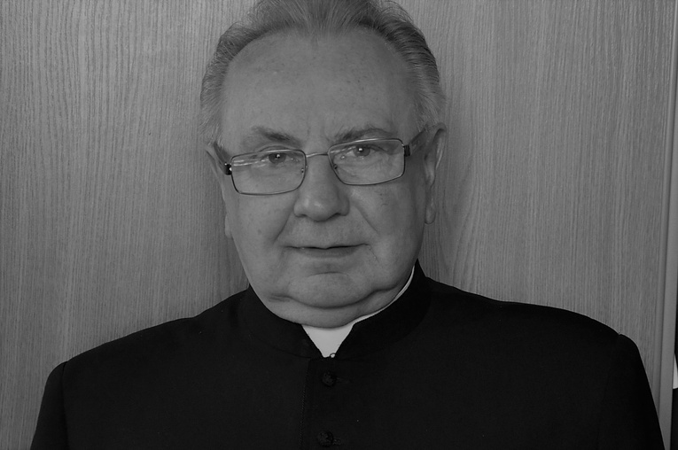 Znana data pogrzebu śp. ks. prałata Mieczysława Derenia