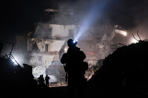 257 godzin po trzęsieniu ziemi spod gruzów wciąż wyciągani są żywi ludzie
