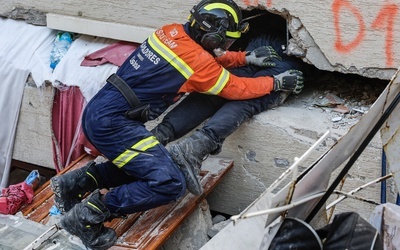 W mieście Antakya znaleziono dwóch mężczyzn, którzy przetrwali pod gruzami 261 godzin