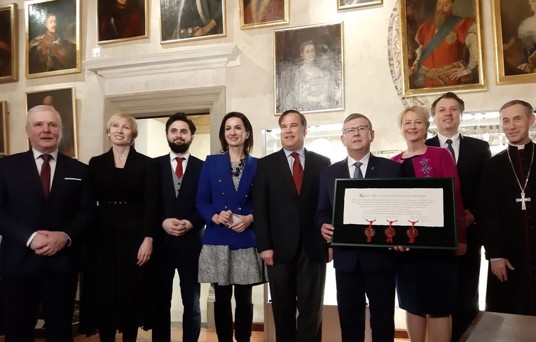 Książę Sanguszko sprzedał kolekcję porcelany i szkła tarnowskiemu muzeum