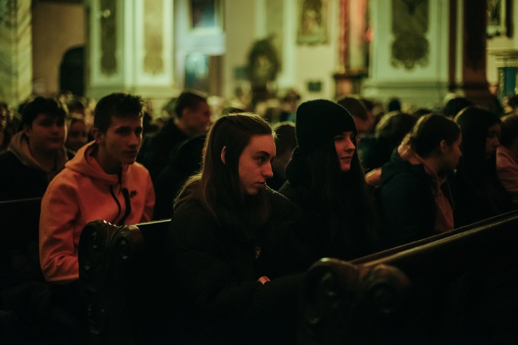 Modlitewne spotkanie młodych na Starych Szkotach