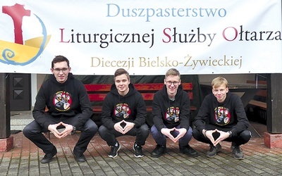 	Animatorzy-koordynatorzy kursantów, od lewej: Rafał Gamża, Damian Uznański, Mikołaj Sorkowicz i Jan Piszczek. 