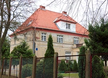 Placówka znajduje się w pięknym, zabytkowym budynku  przy ul. Bema.