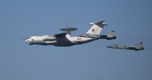 Atak dronów na lotnisko pod Mińskiem: zdjęcia satelitarne potwierdzają, że w bazie stacjonował rosyjski super-samolot