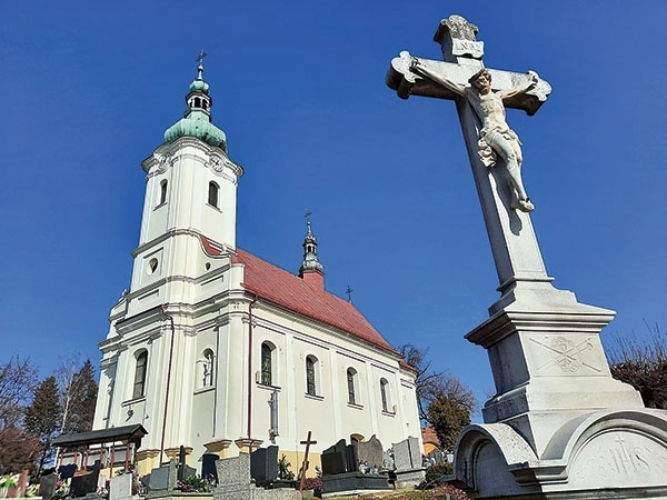 ◄	Świątynia jest późnobarokowa. 