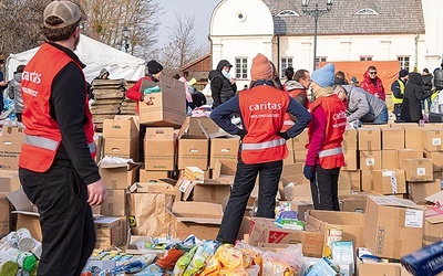 Wolontariusze CAL pomagają od chwili przekroczenia granicy z Polską.