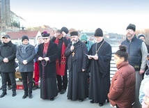 ▲	Modlitwę wznosili chrześcijanie różnych wyznań i narodowości.