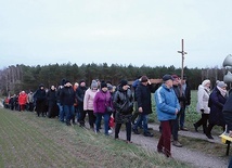 Droga liczy 32 stacje i wiedzie przez ok. 4,5 km.