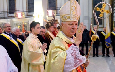 Bp Adam przewodniczy Mszy św. odpustowej ku czci patrona miasta i diecezji w swojej rodzinnej parafii, w bazylice św. Kazimierza w Radomiu.