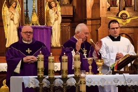 ▲	Za ukończoną restaurację obiektu dziękowano podczas Eucharystii.