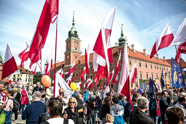 ▲	Uczestnicy przejdą na pl. Zamkowy i do archikatedry.