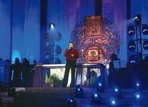 Artyści słowem i muzyką nawiązali do Wielkiego Postu.