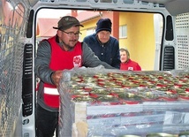 Do naszego wschodniego sąsiada Caritas diecezjalna wysłała do połowy marca br. 36 transportów z darami.