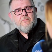 	Dariusz Poniewozik, psychoterapeuta.