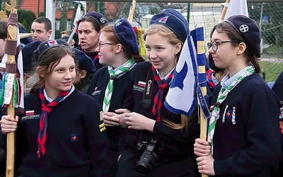 	Gromady wilczków i harcerzy przybyły do Słupska, by modlić się, formować i grać.