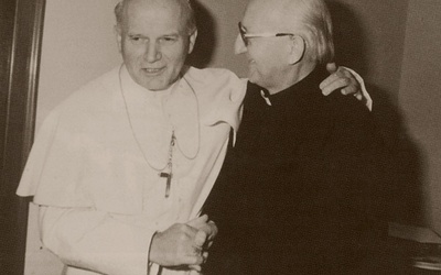 – Pamiętam spotkanie Jana Pawła II z ks. Blachnickim na Uniwersytecie Salezjańskim w Rzymie, gdzie studiowałem. Papież, widząc go, spontanicznie zareagował: „Franek, co ty tu robisz?” – wspomina bp Libera.