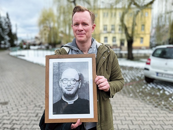 – On kochał ludzi niezależnie od tego, kim byli. Swoje życie poświęcił drugiemu człowiekowi. Byłem dla niego ważny – wyznał w swoim świadectwie mężczyzna.