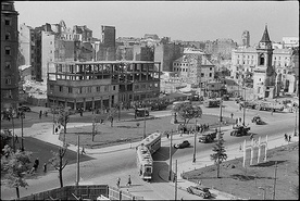 Plac Trzech Krzyży w 1947 r. ze zbiorów MW.
