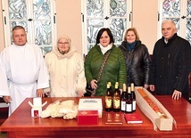 To tylko niektórzy z tych, co włączyli się w inicjatywę, i tylko mała część z wielu ofiarowanych darów.