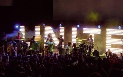 Zespół Hillsong United ma w swoim dorobku 17 milionów sprzedanych płyt.