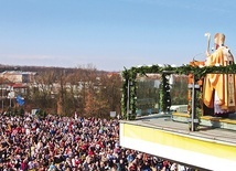 	Centralną Mszę św. zaplanowano na godz. 10.